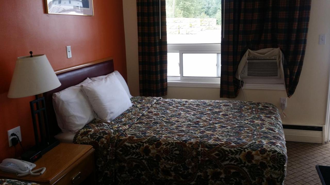 River Mist Inn Sturgeon Falls Exteriör bild