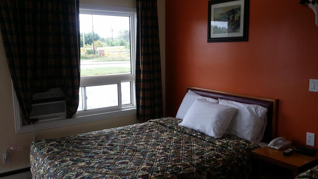 River Mist Inn Sturgeon Falls Exteriör bild